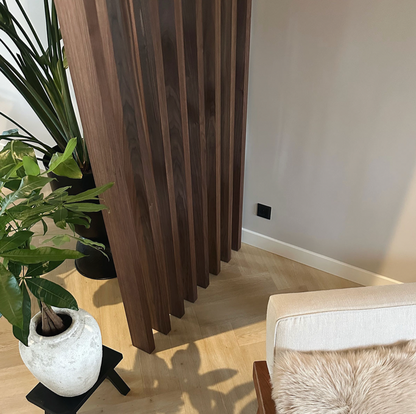 Trennwand aus Holz | Walnuss-Eiche