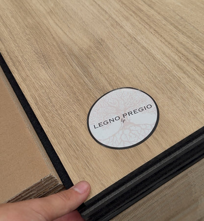 Akustischer Monolith aus Holz | Helle Eiche