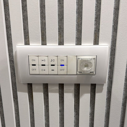 Dogato acustico in legno | Bianco lucido